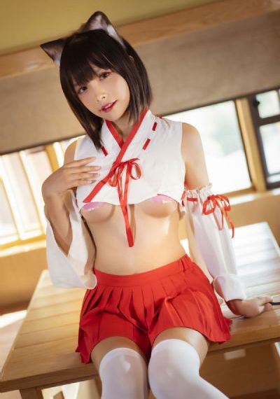 欧美棒球服街拍女_中英字幕1080