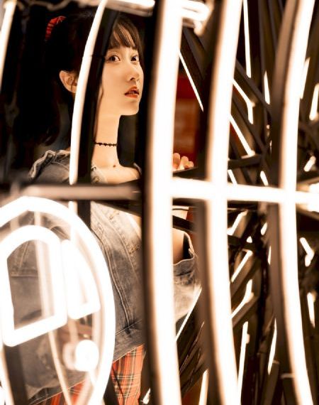 欧美丰满裸女_中英字幕1080